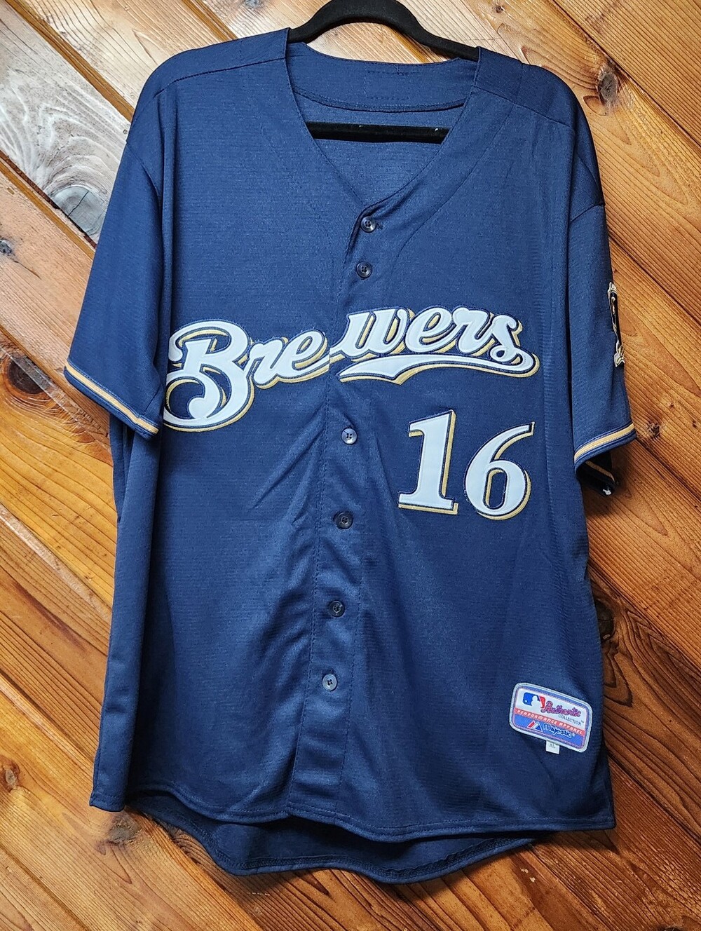 NWOT Milwaukee Brewers #16 Jersey